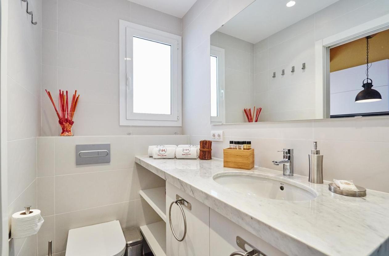 Lovely & Bright Bogatell Beach Apartment Barcelona Exteriör bild